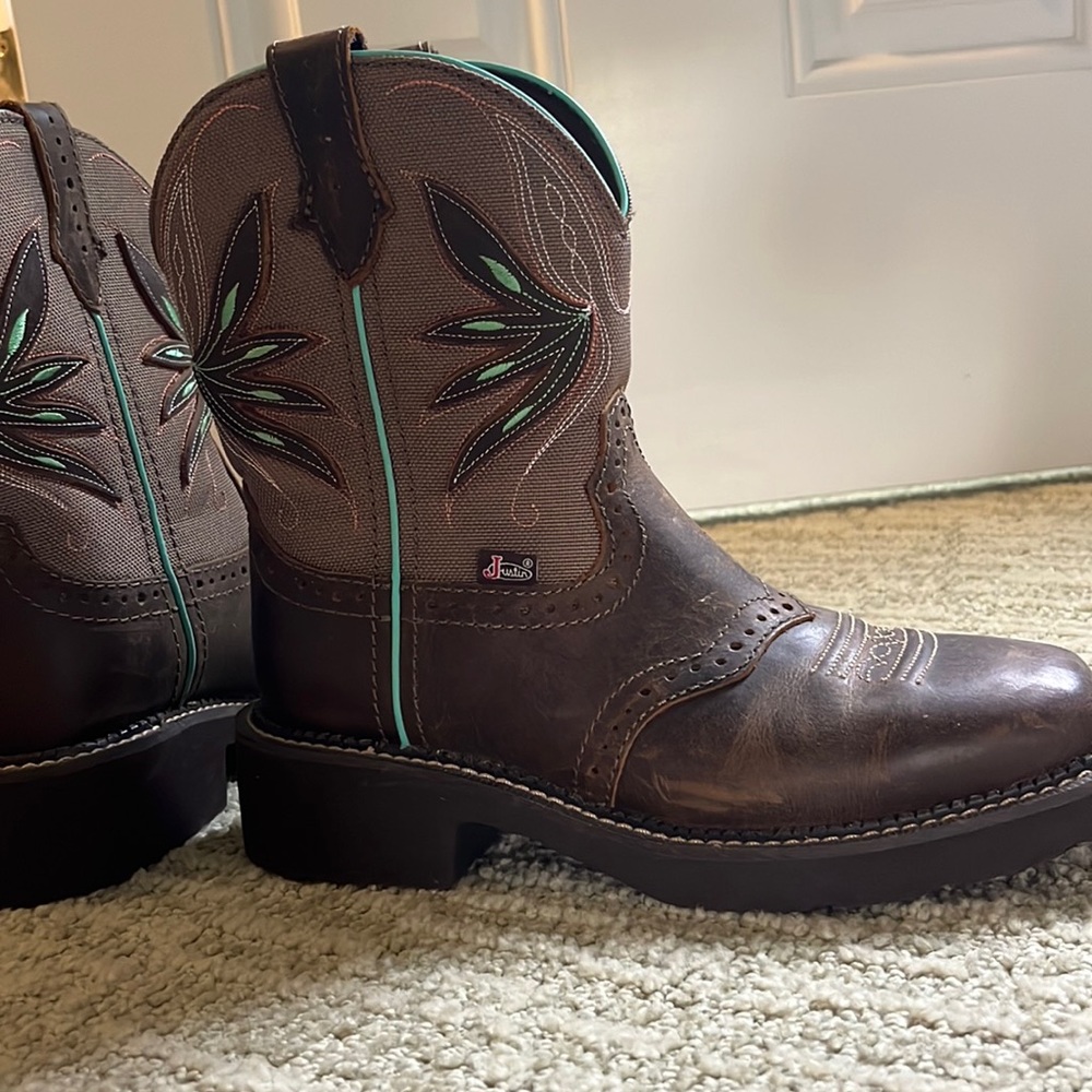 Justin Cowboy Boots